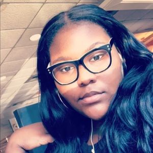 Meet your Posher, Alexandra